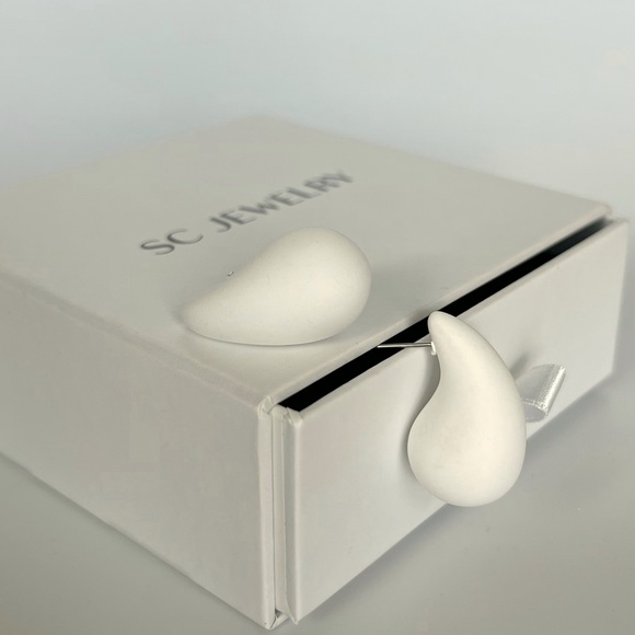 Matte White Tear Drop Water Drop Chunky Earrings - Picture 3 of 8